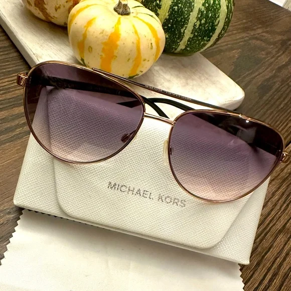 Michael Kors | Accessories | Euc Ladies Michael Kors Aviator  display picture 3